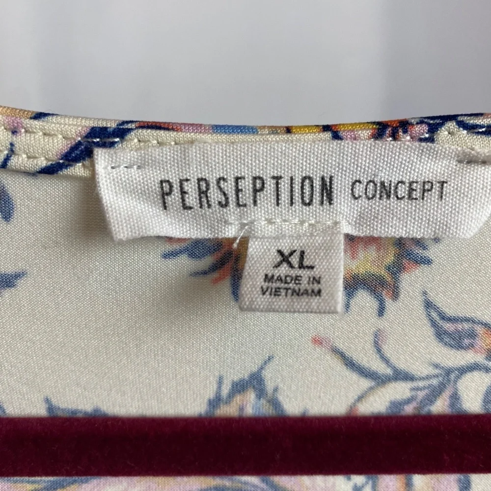 Perception Concept Womenʻs Cream Floral Print Short Sleeve Blouse XL